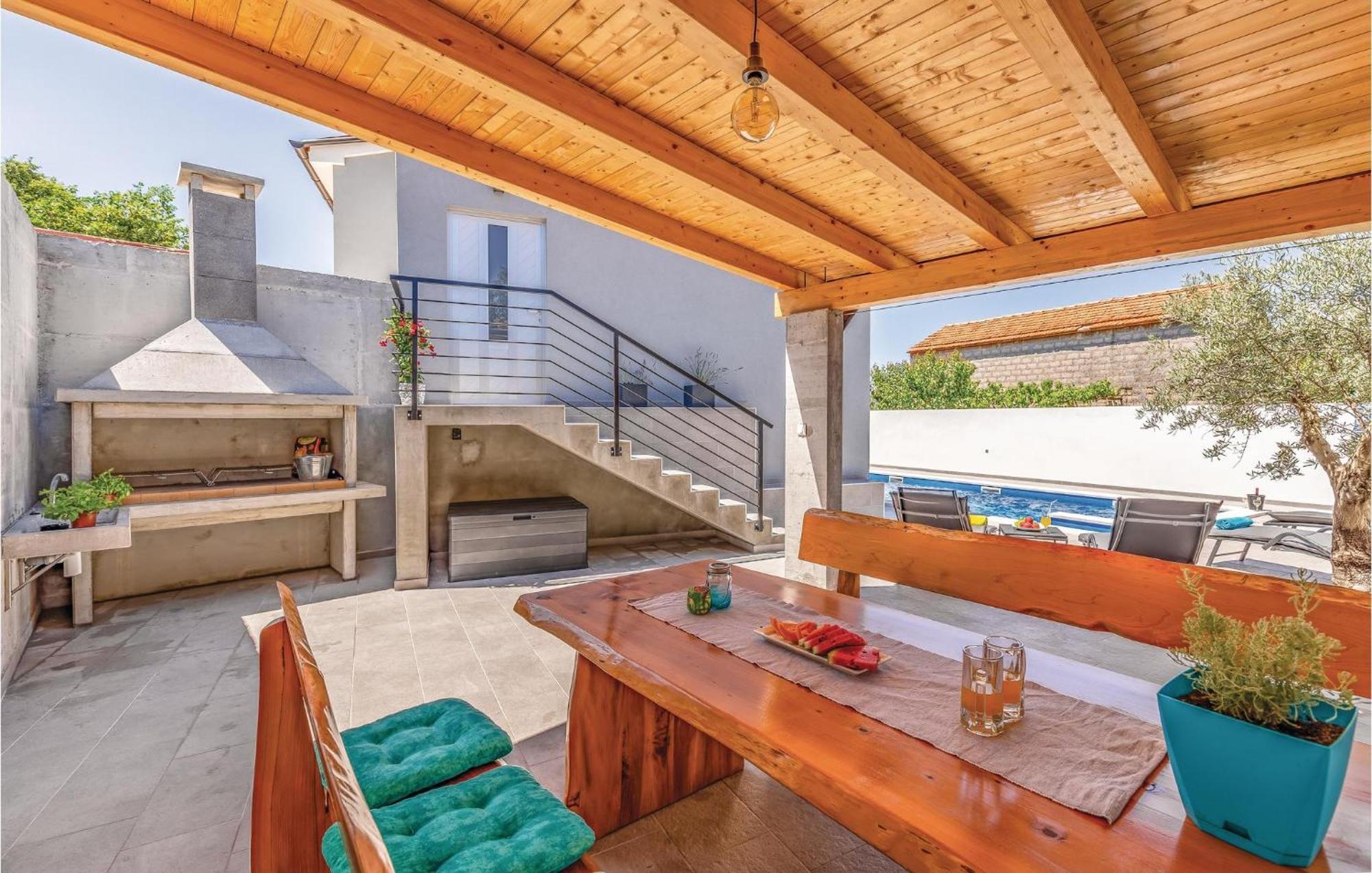 1 Bedroom Stunning Apartment In Pula Exterior foto