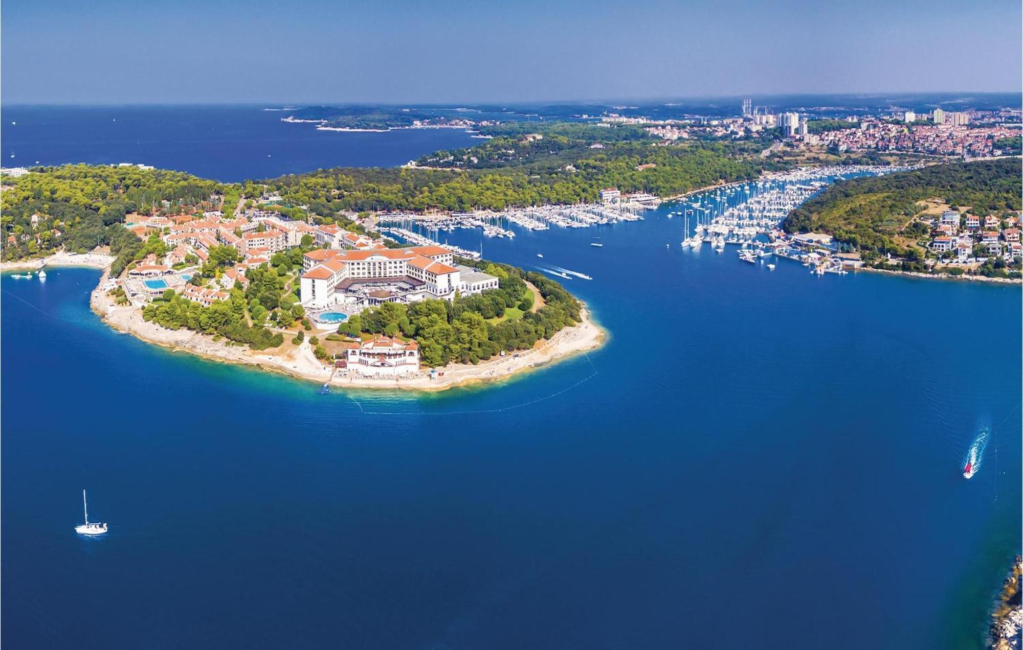 1 Bedroom Stunning Apartment In Pula Exterior foto