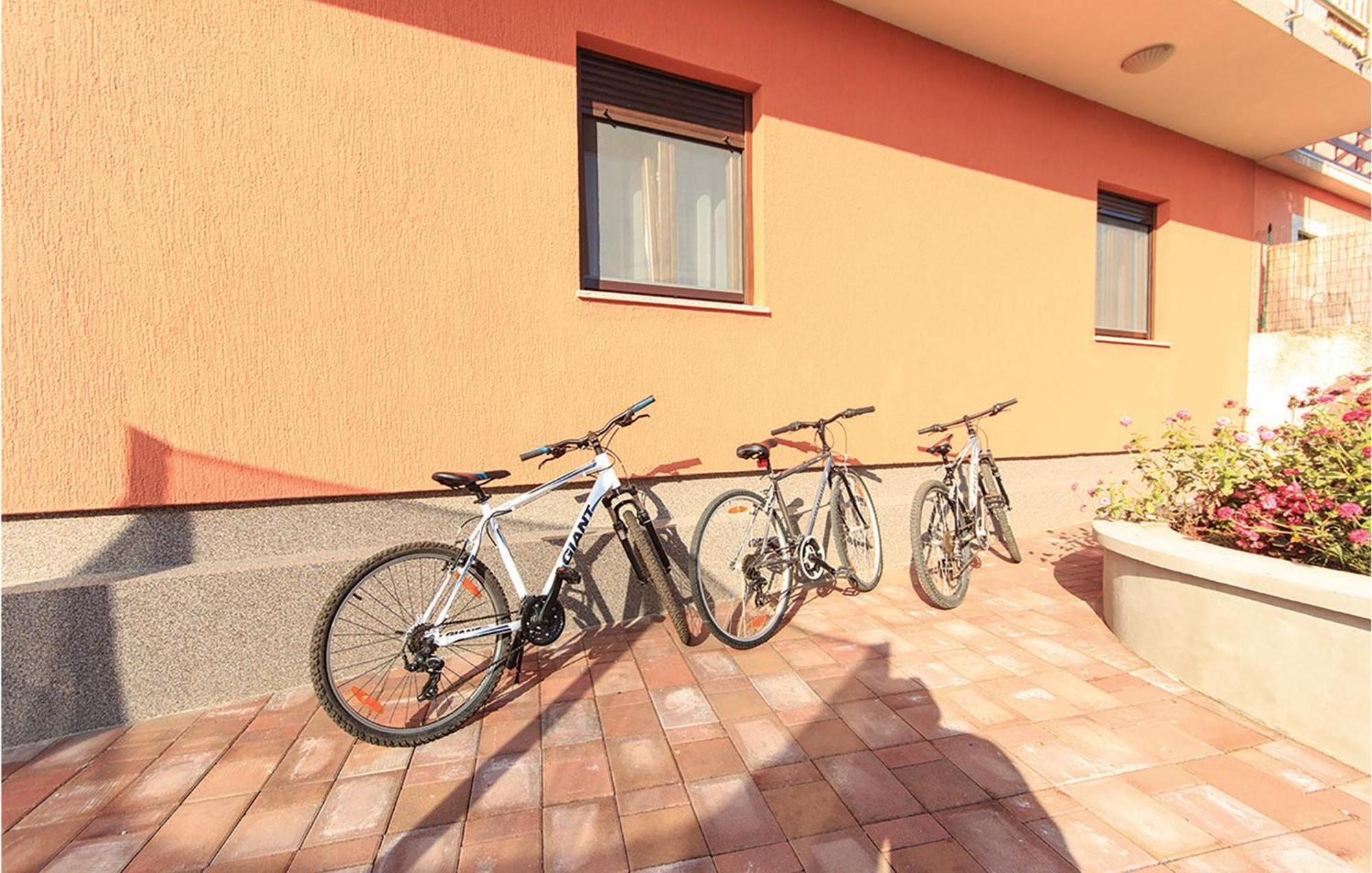 1 Bedroom Stunning Apartment In Pula Exterior foto